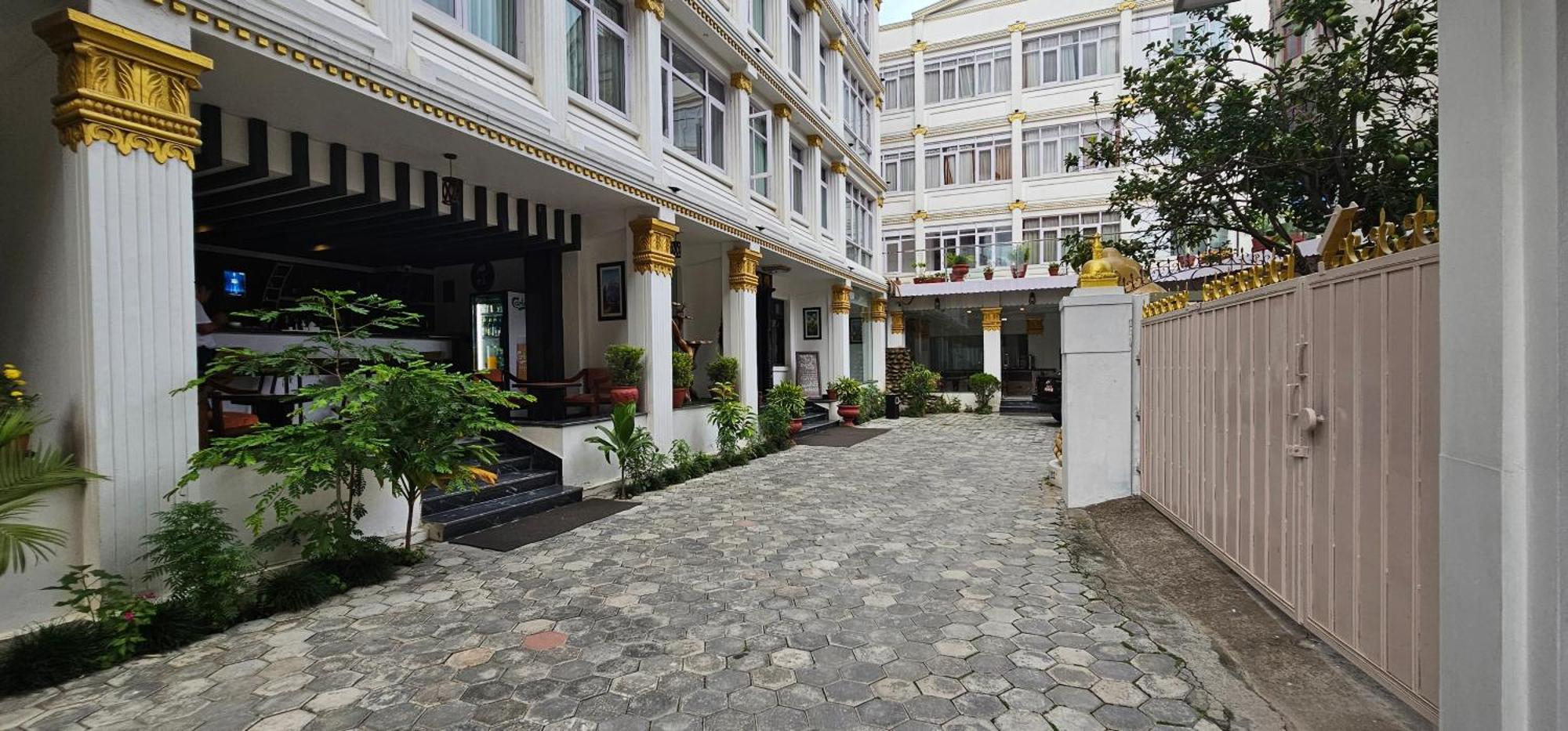 Durbar Hotel & Residence Katmandu Dış mekan fotoğraf